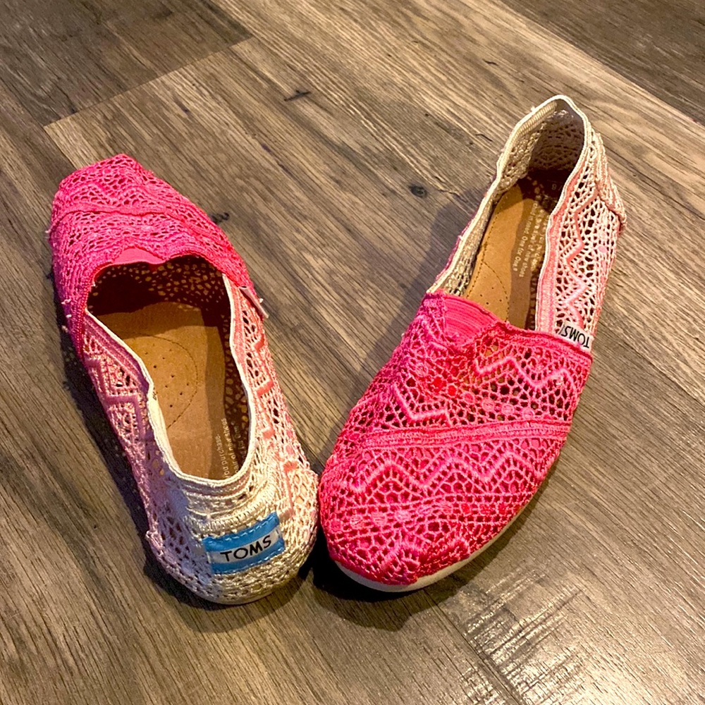 Toms pink ombré size 8 shoe.
